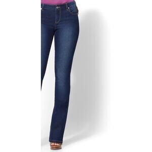 New York & Company SoHo Curvy Bootcut Jeans Women’s Size 12R Medium Wash Denim